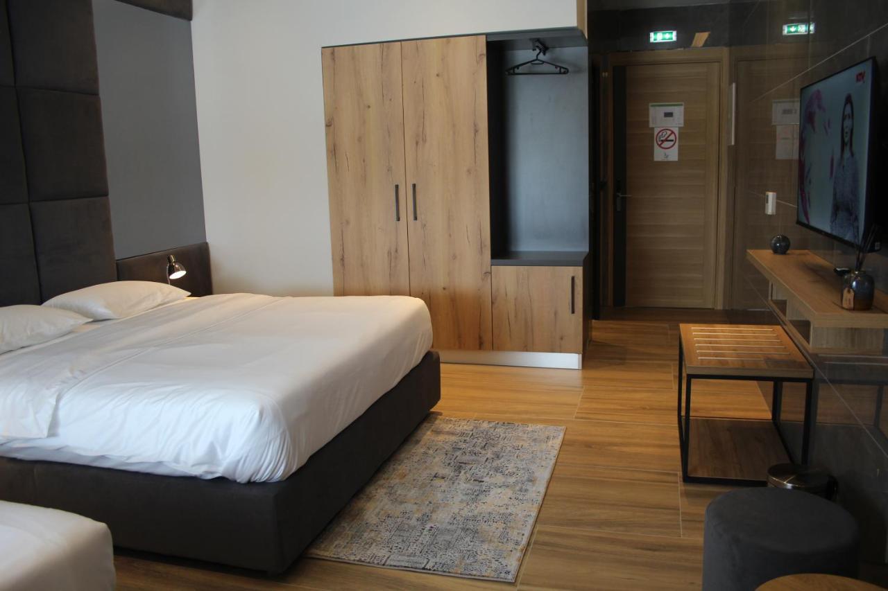 Hotel-VH Preshevë Buitenkant foto